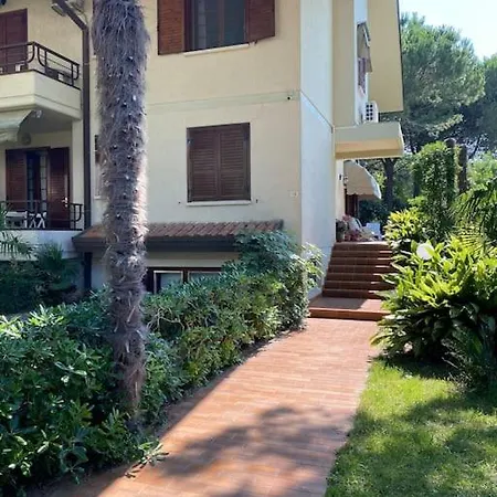 Villa Casa Paola Exclusive Seafront 240 Smq, Garden 600 Sqm *