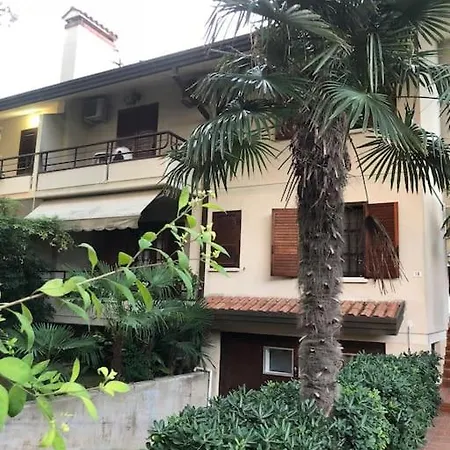 Casa Paola Exclusive Seafront 240 Smq, Garden 600 Sqm *